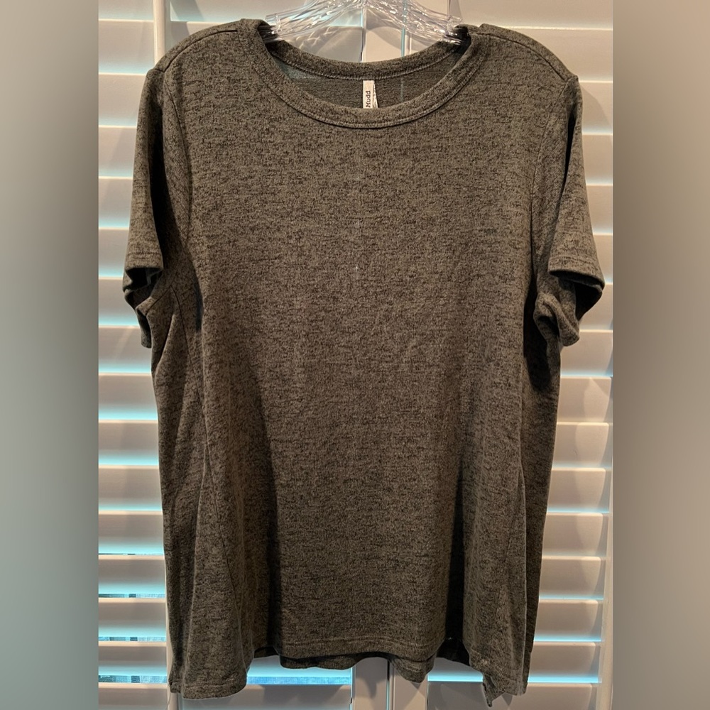Mudd Sage Buttery‎ Soft Top Size L Juniors